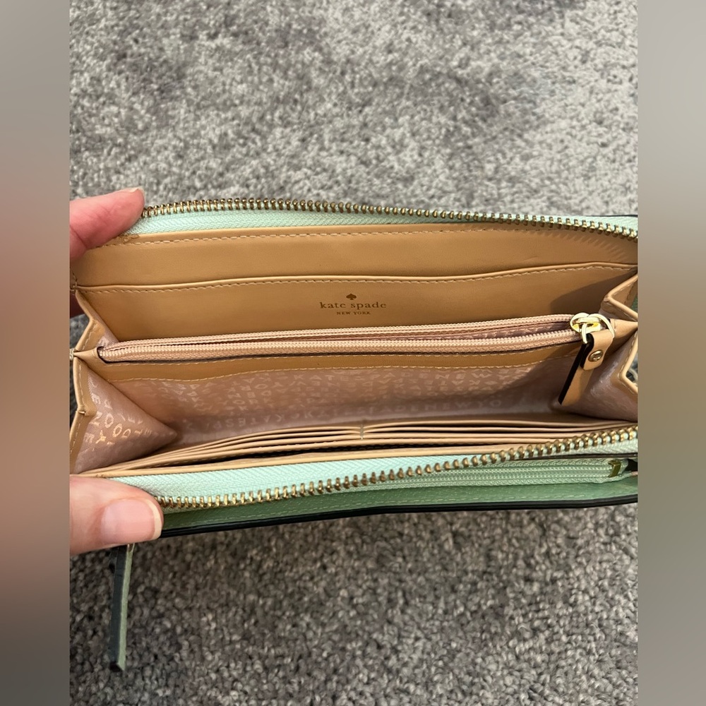 Kate Spade Large Wristlet/Wallet - Picture 5 of 12